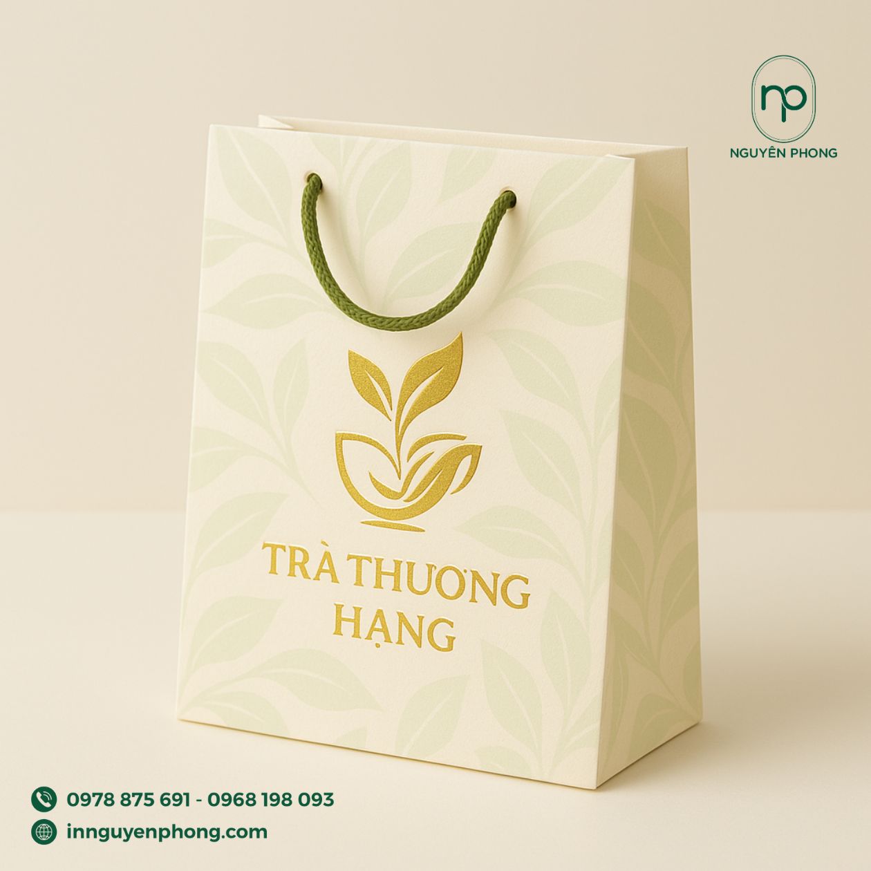 Logo in trên túi giấy đựng trà tặng
